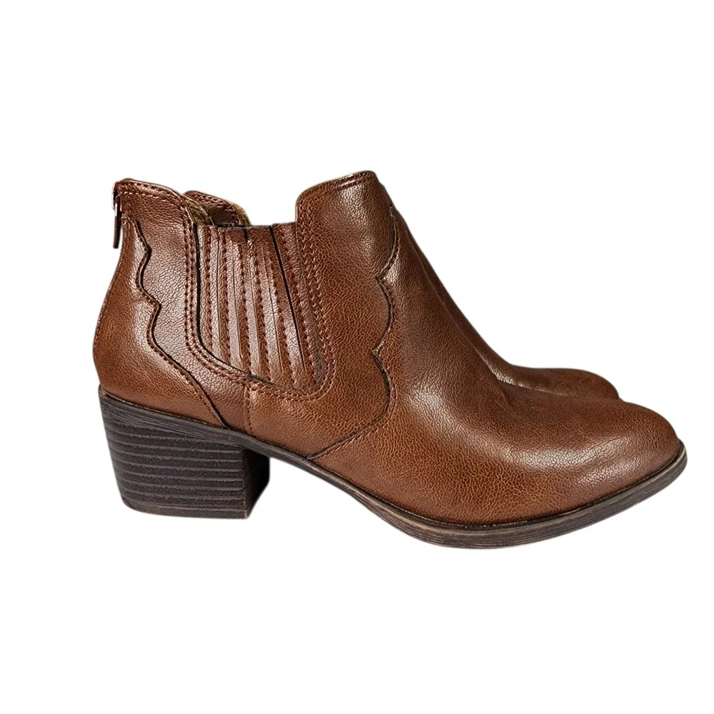 Sofft Eurosoft Ankle Booties sz 6.5M Women Brown Chelsea Adalene Western‎ Cowboy